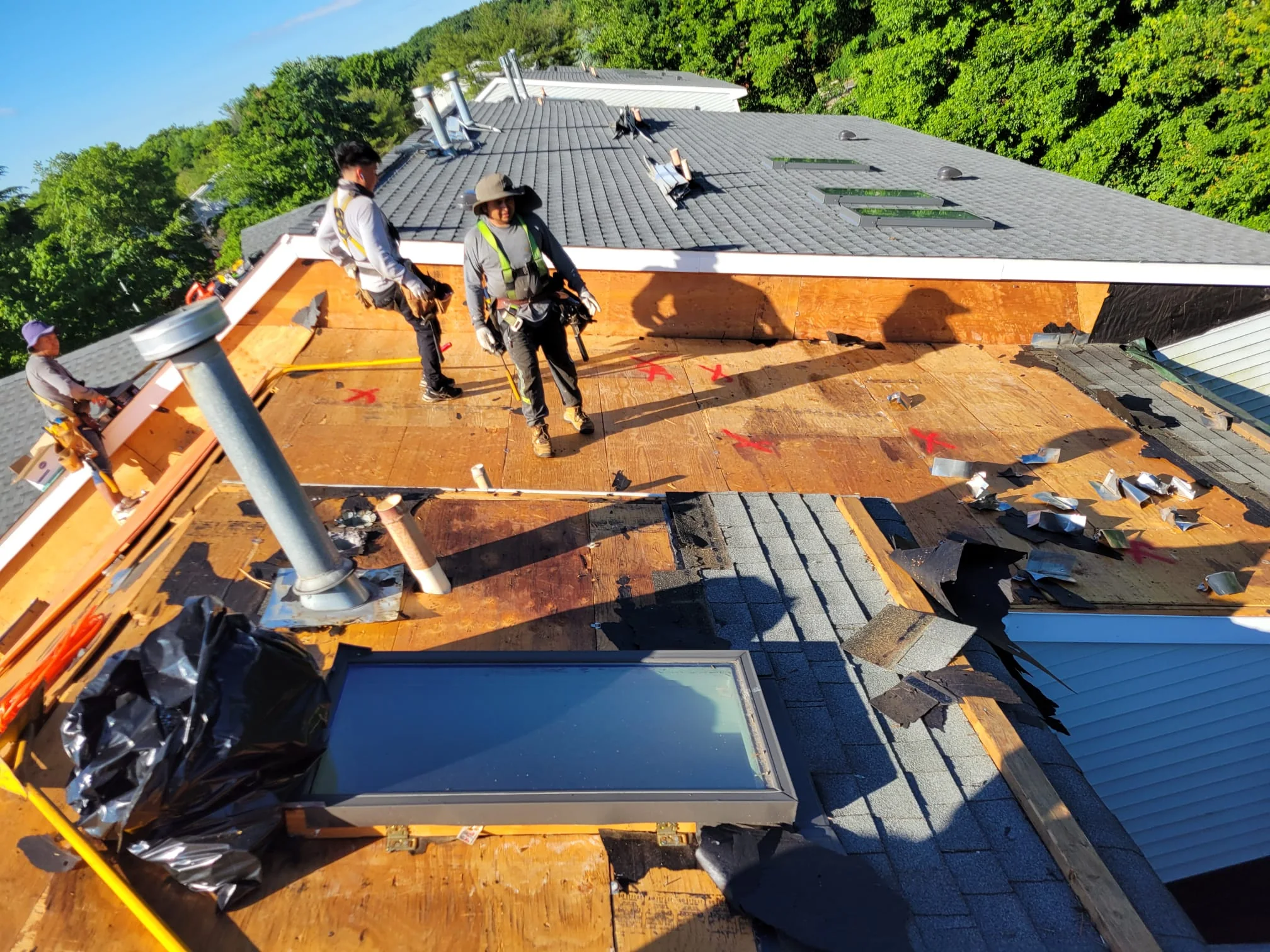 Residential roofing project